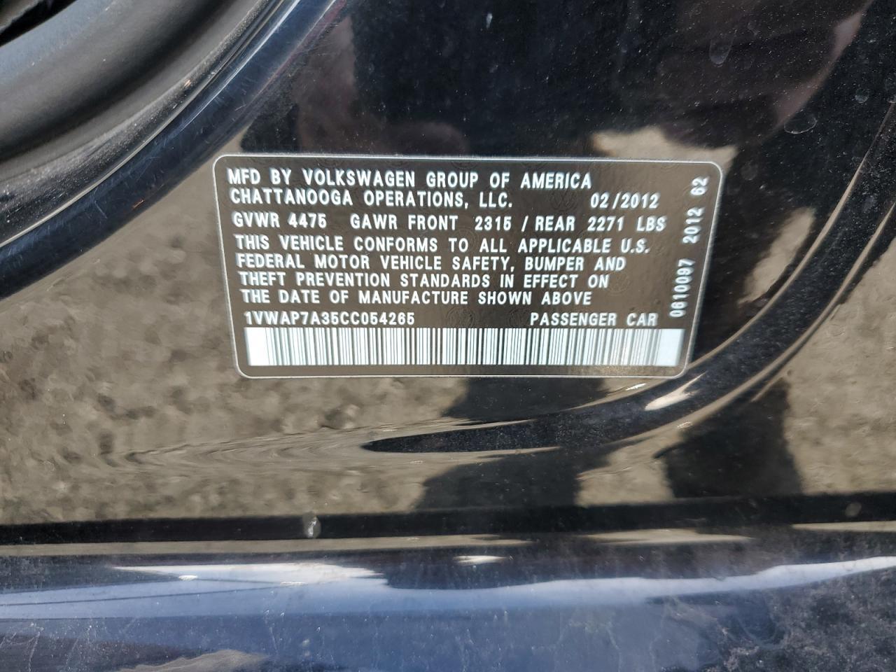 2012 VOLKSWAGEN Passat