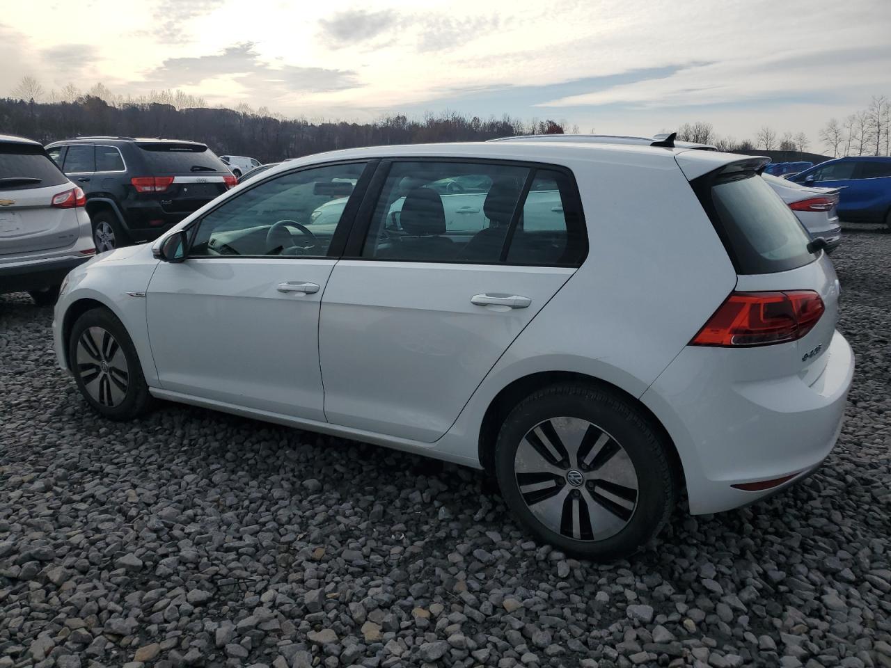 2016 VOLKSWAGEN e-Golf