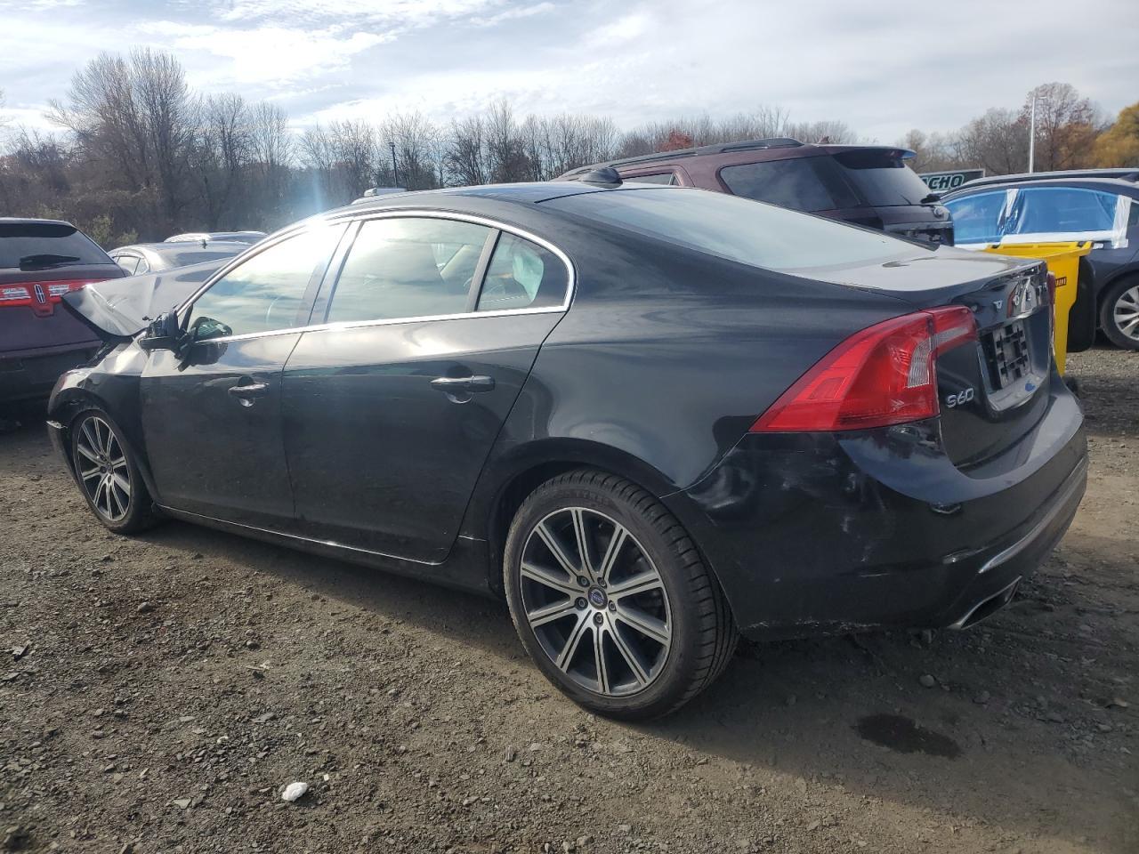 2017 VOLVO S60