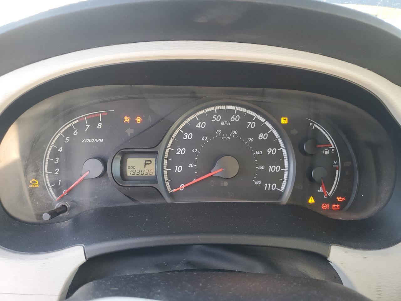 2011 TOYOTA SIENNA
