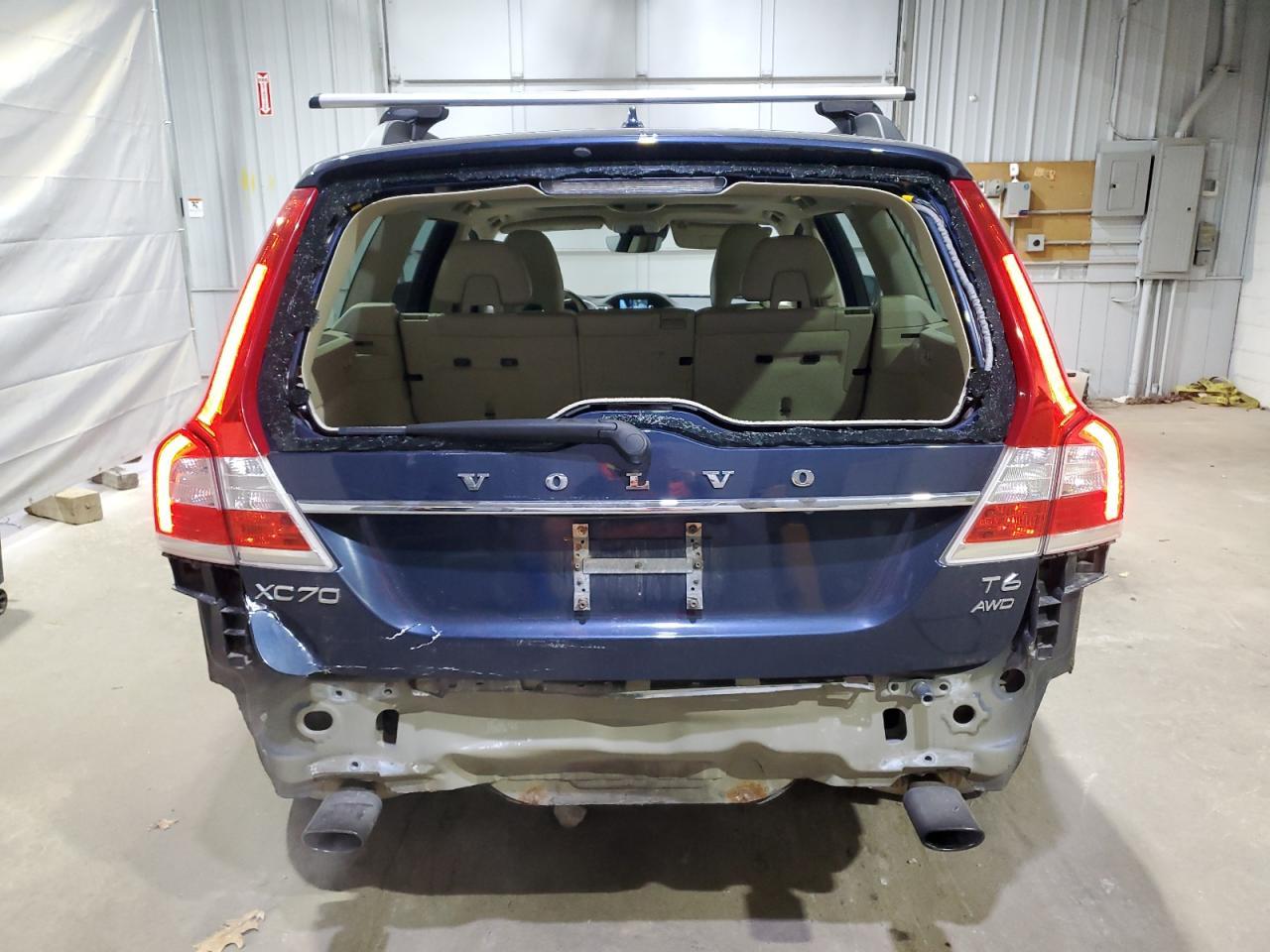 2015 VOLVO XC70