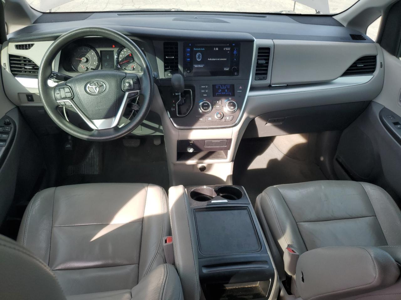 2015 TOYOTA SIENNA