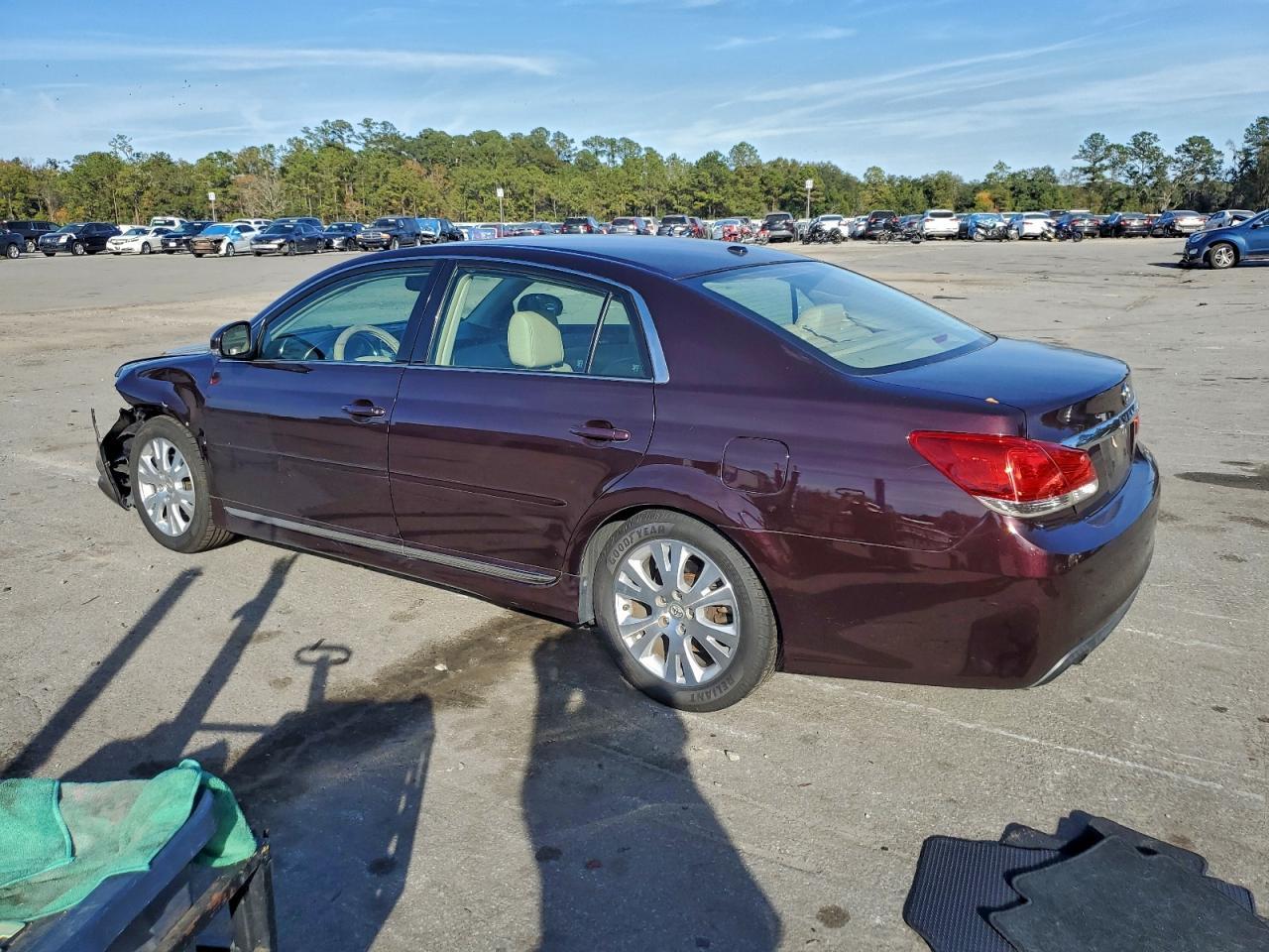 2011 TOYOTA Avalon