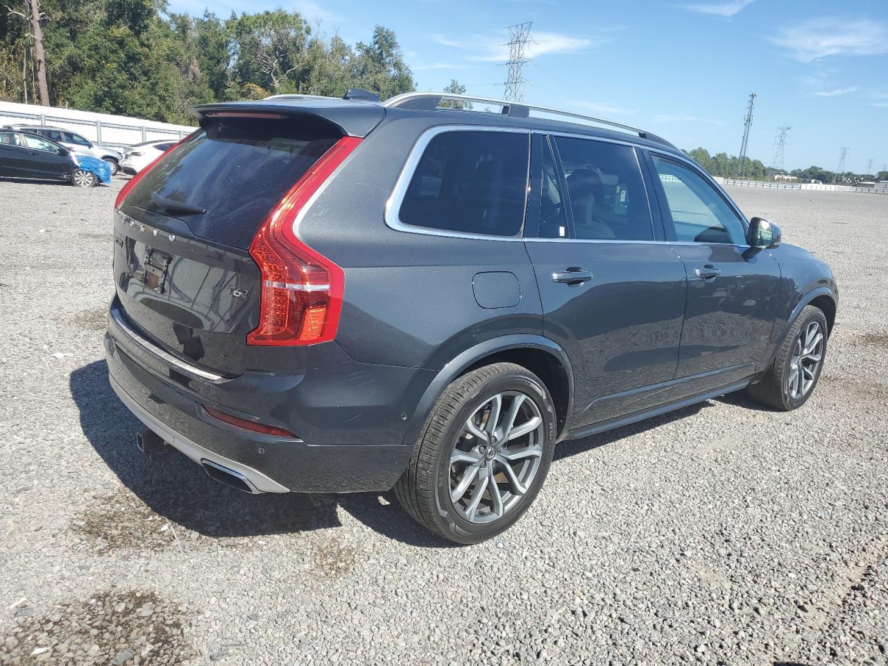 2017 VOLVO XC90