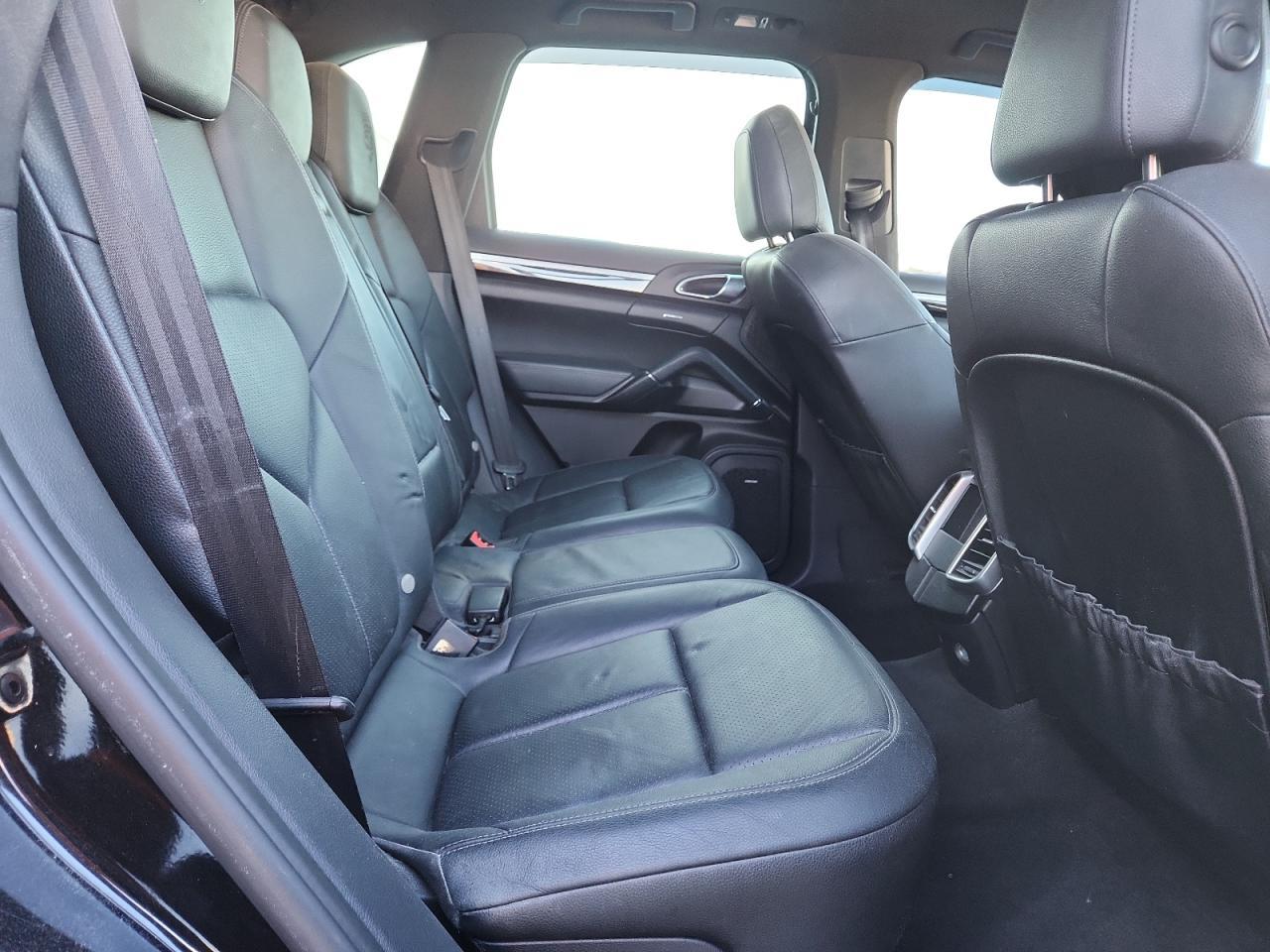 2014 PORSCHE CAYENNE