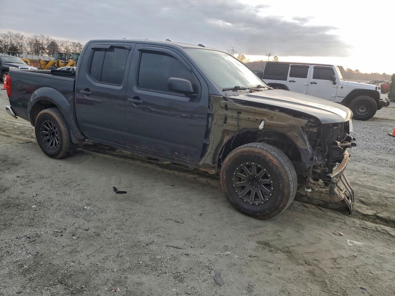 2013 NISSAN Frontier