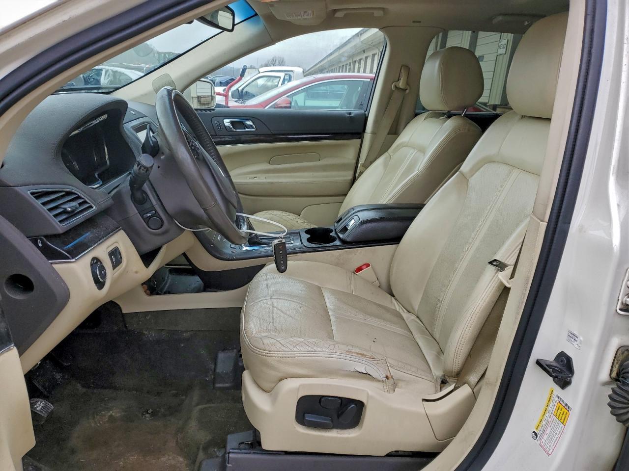 2013 LINCOLN MKT
