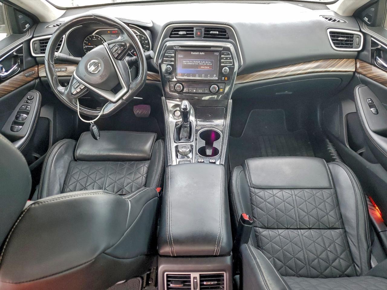 2017 NISSAN Maxima