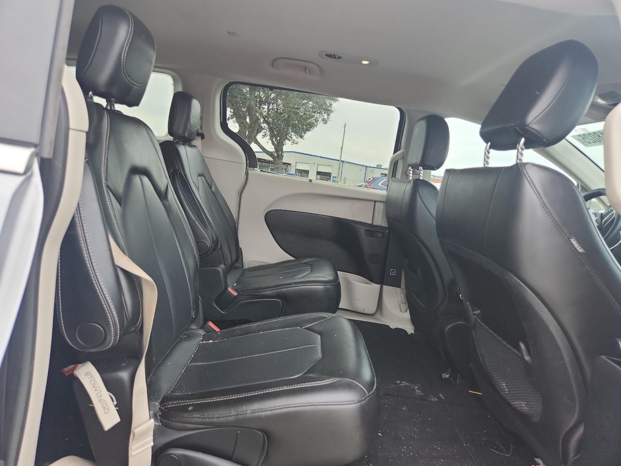2021 CHRYSLER Voyager