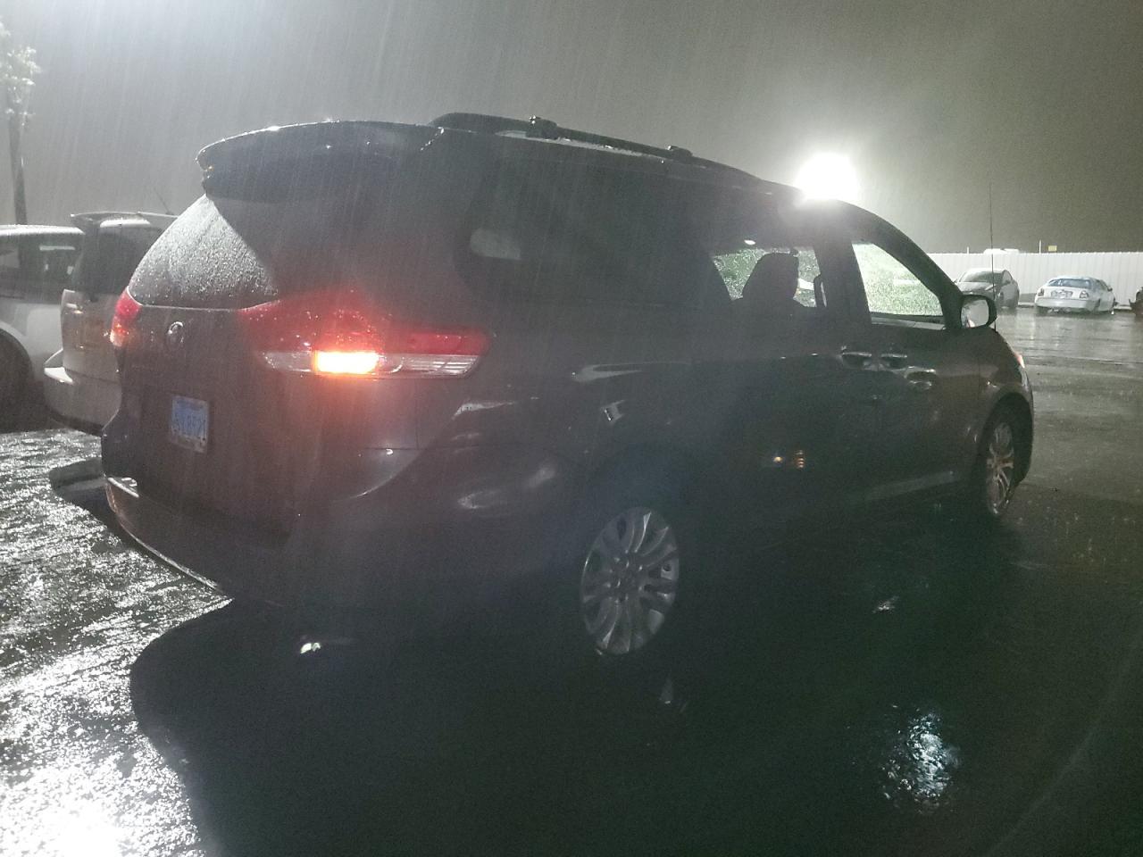 2014 TOYOTA SIENNA