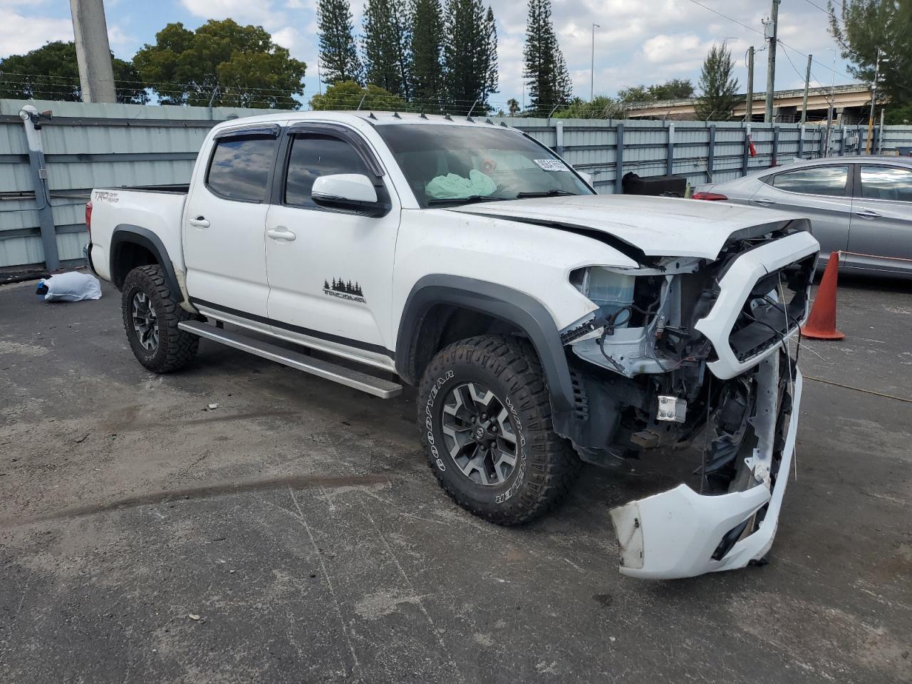 2016 TOYOTA TACOMA