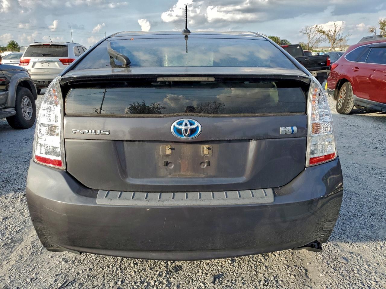 2011 TOYOTA PRIUS