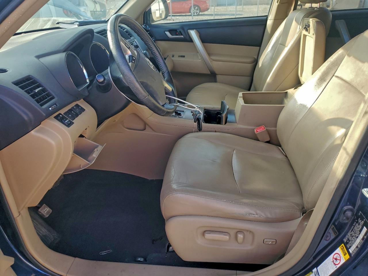 2013 TOYOTA HIGHLANDER