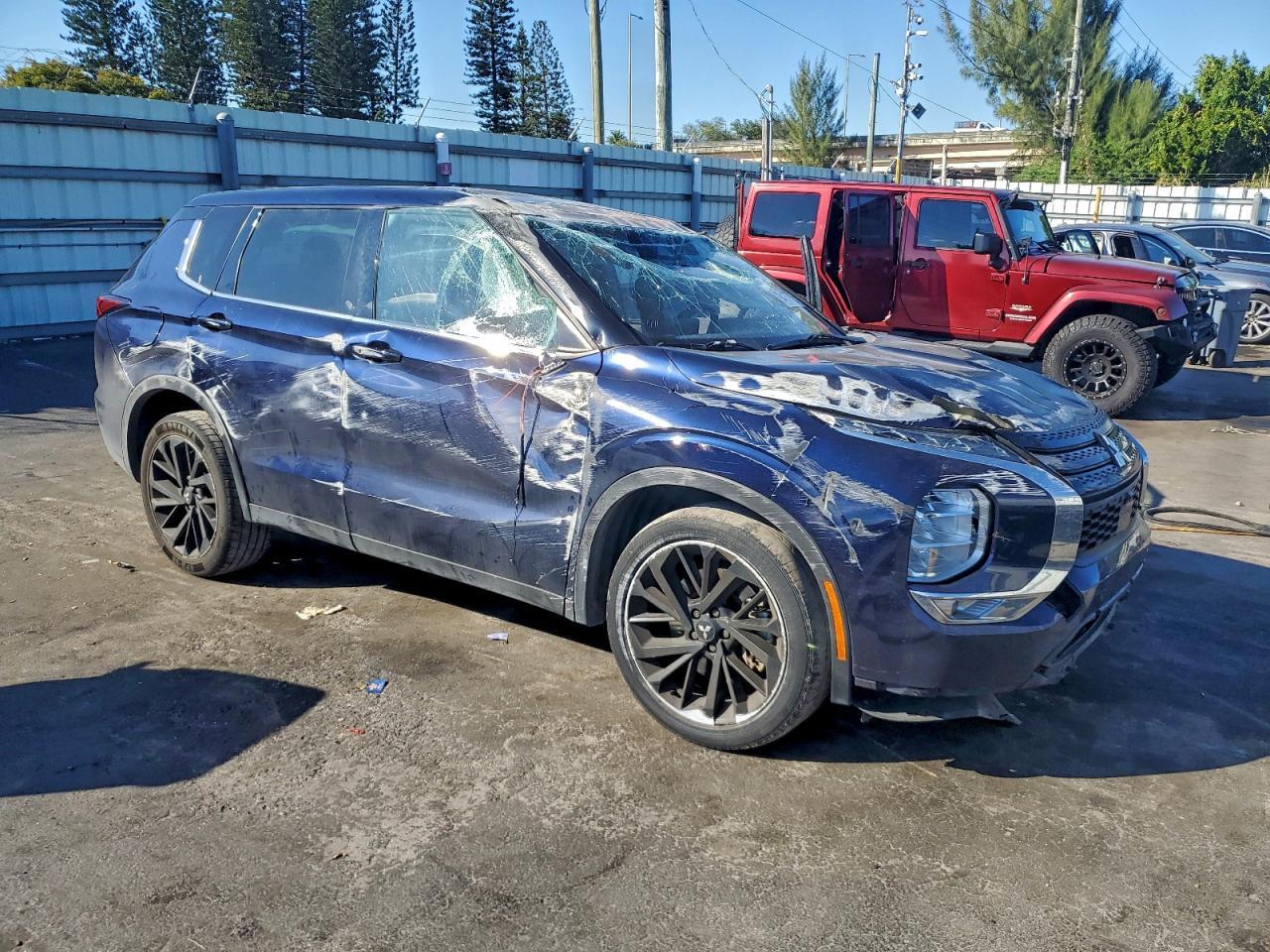 2022 MITSUBISHI outlander