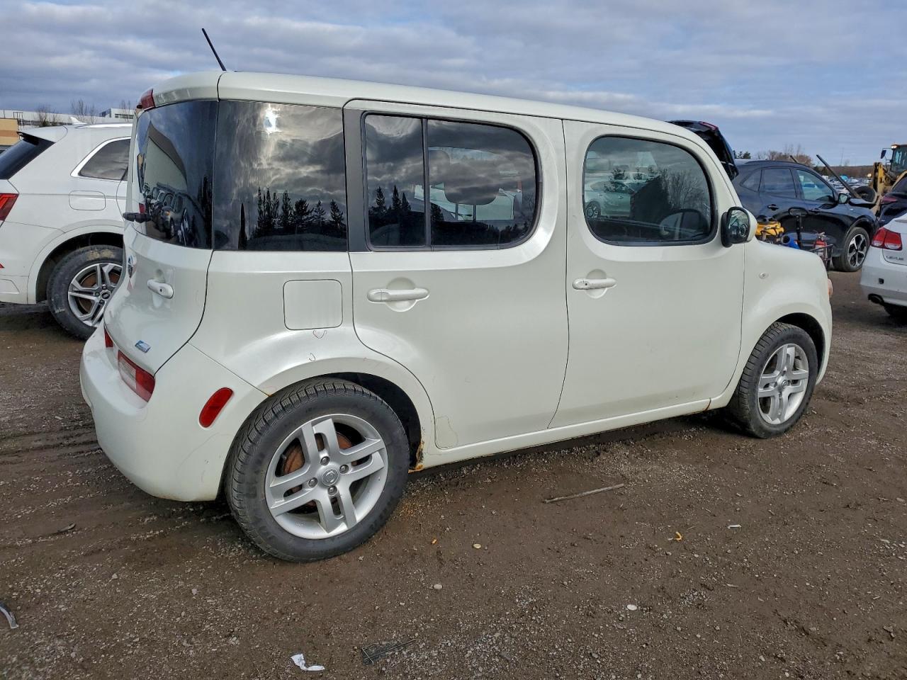 2010 NISSAN CUBE