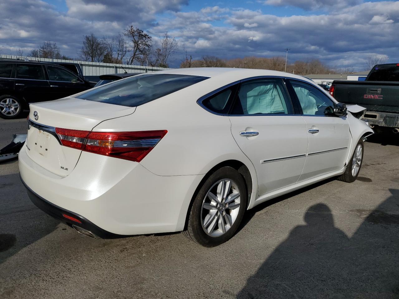 2013 TOYOTA Avalon