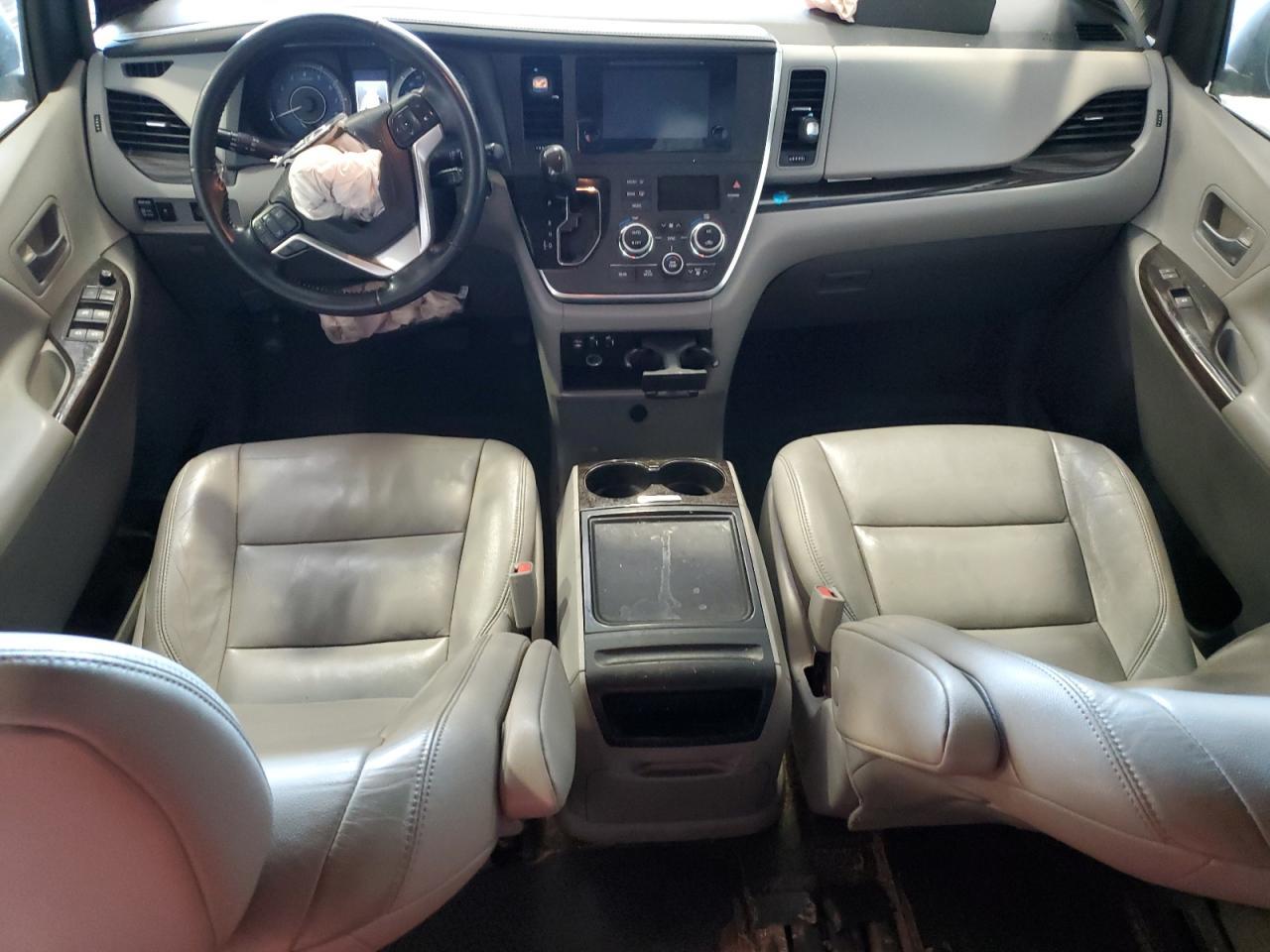 2015 TOYOTA SIENNA