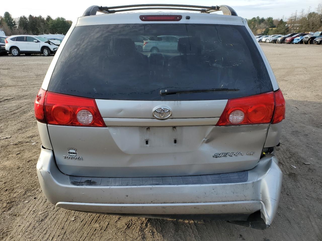 2006 TOYOTA SIENNA