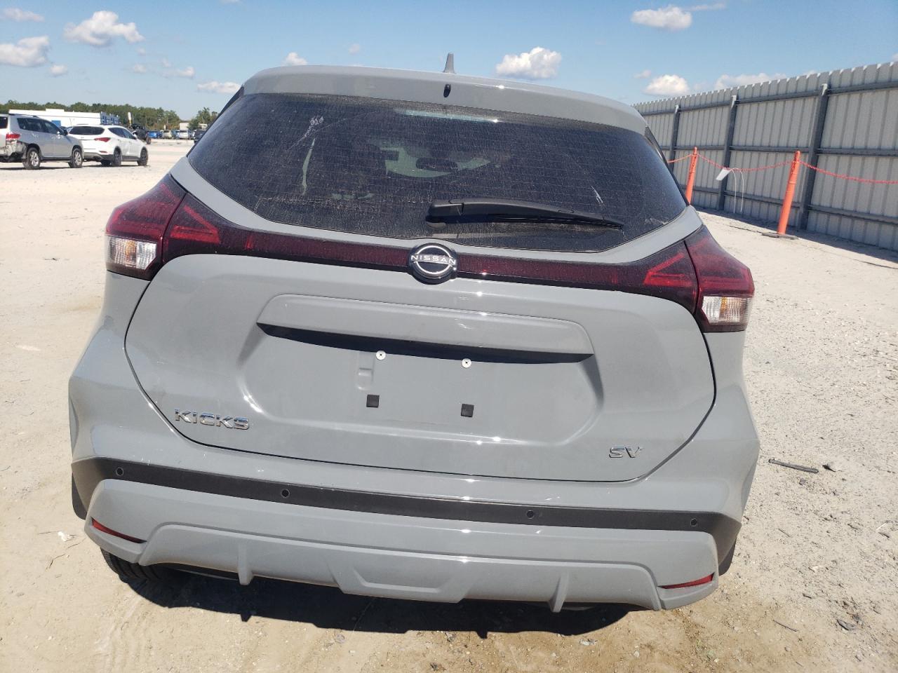 2024 NISSAN KICKS