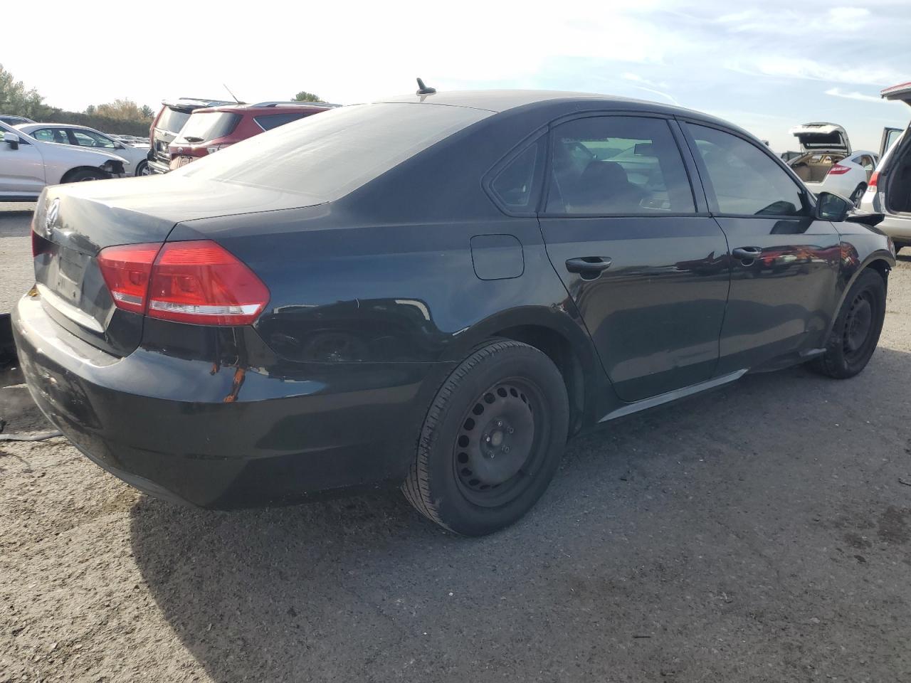 2012 VOLKSWAGEN Passat