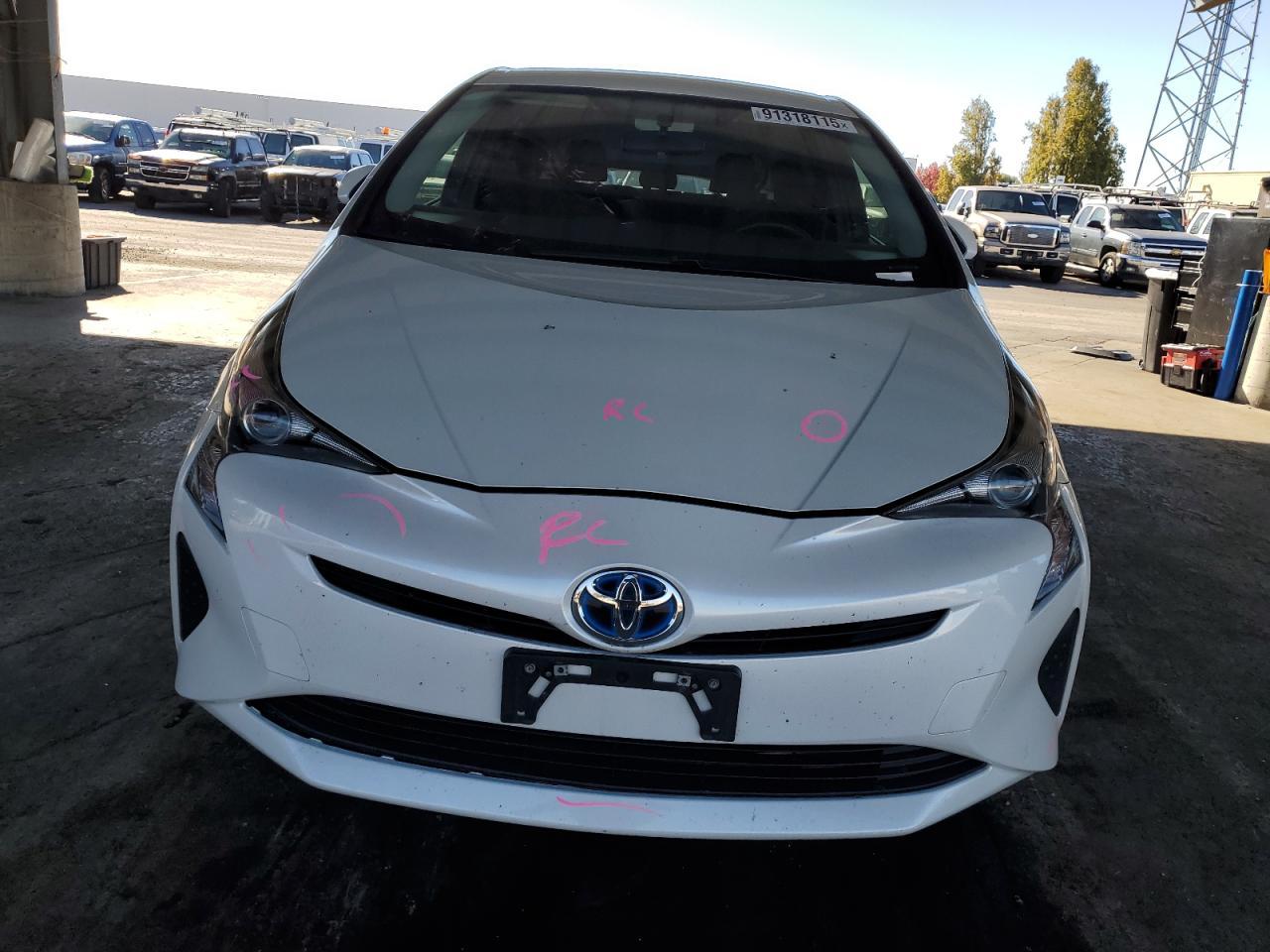 2016 TOYOTA PRIUS