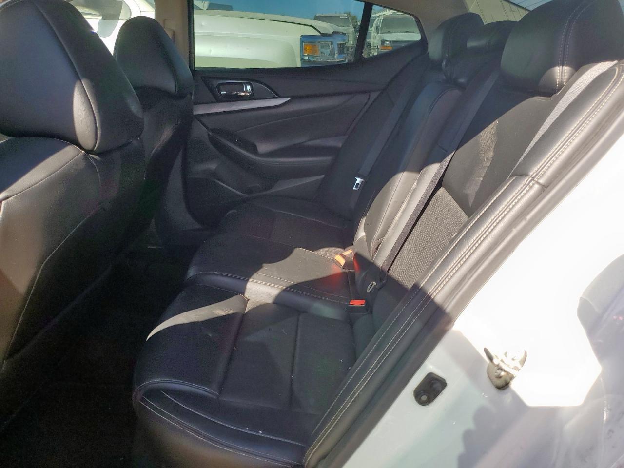 2017 NISSAN Maxima