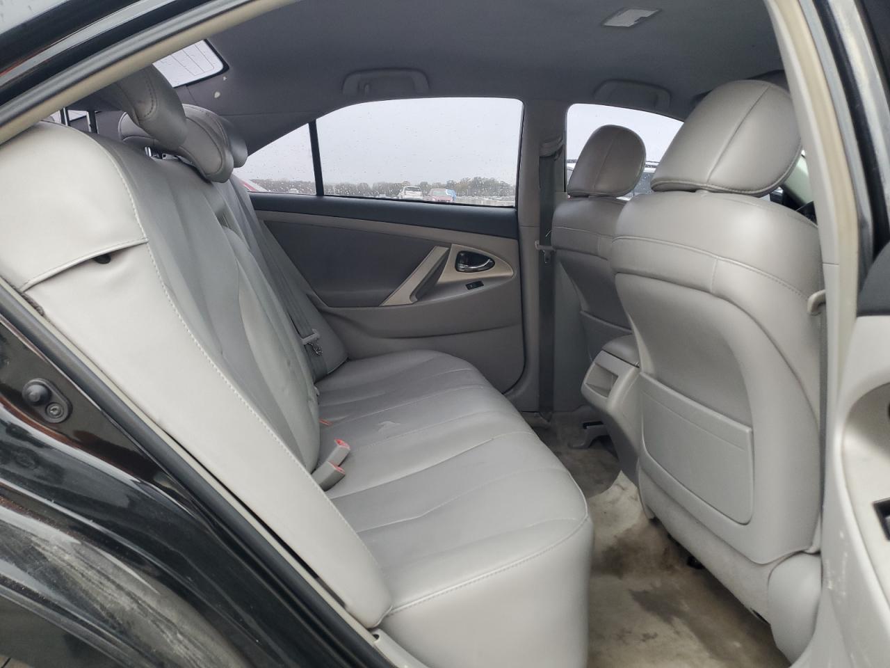 2011 TOYOTA CAMRY