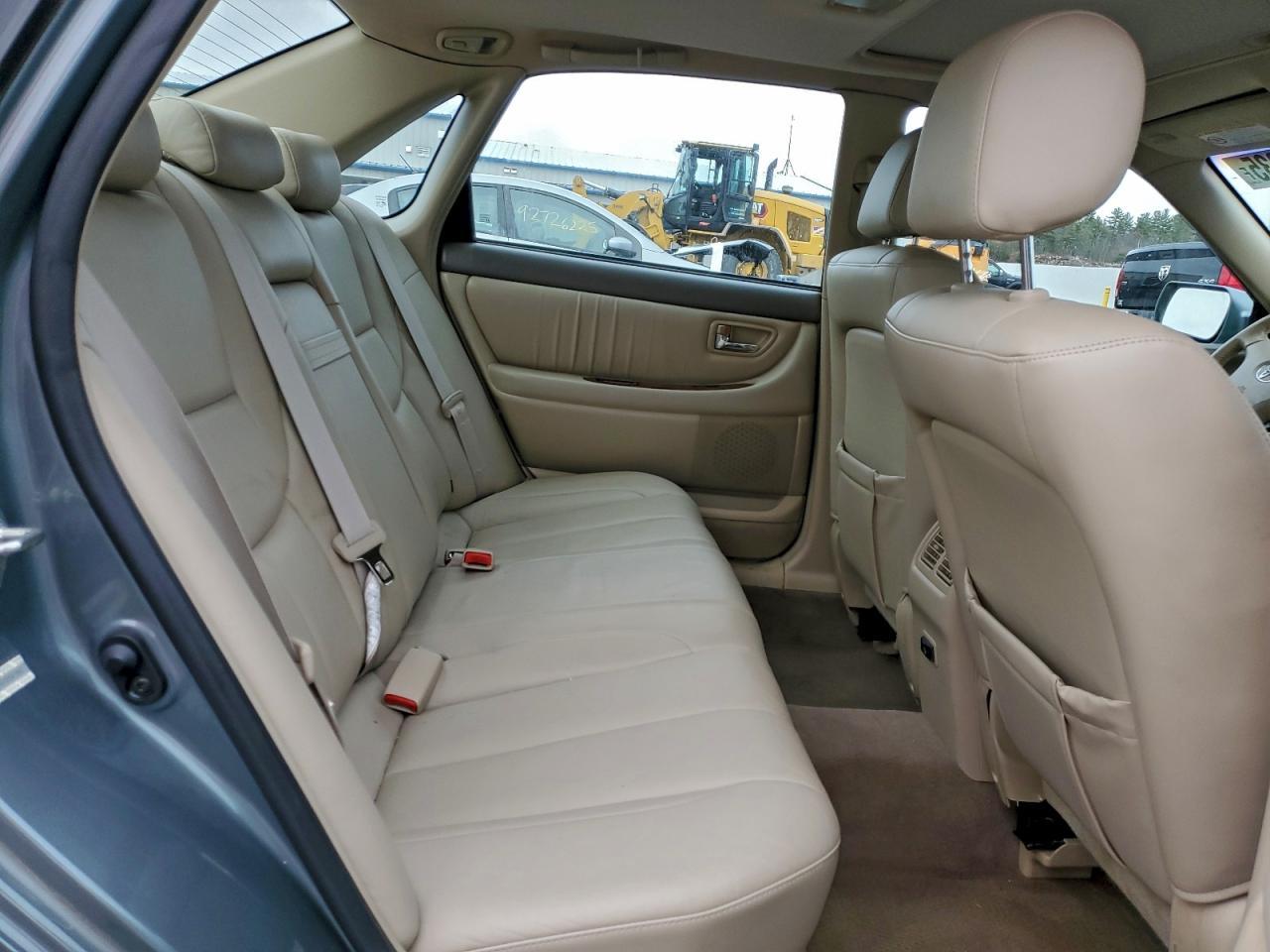 2004 TOYOTA Avalon