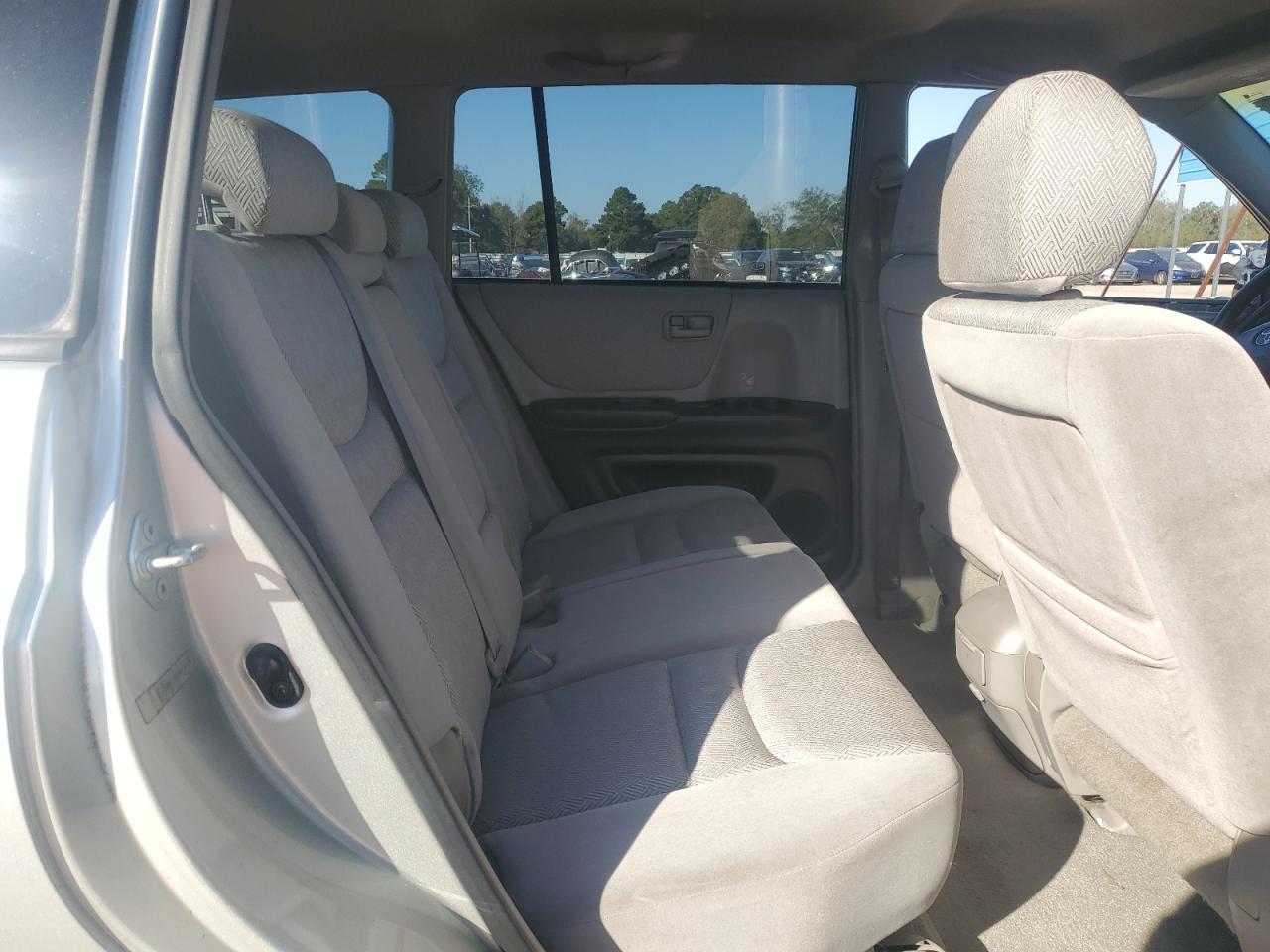 2003 TOYOTA HIGHLANDER