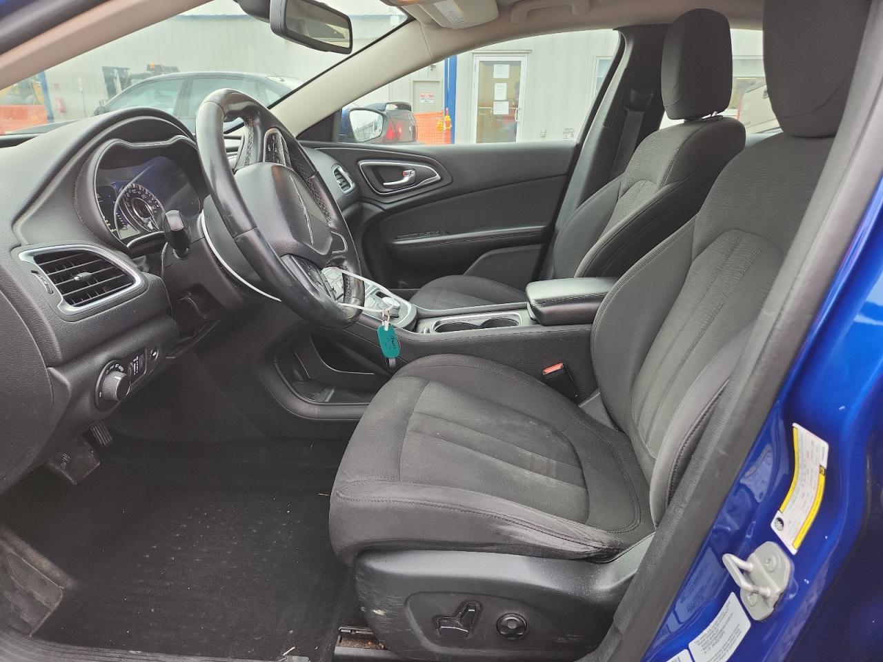 2015 CHRYSLER 200