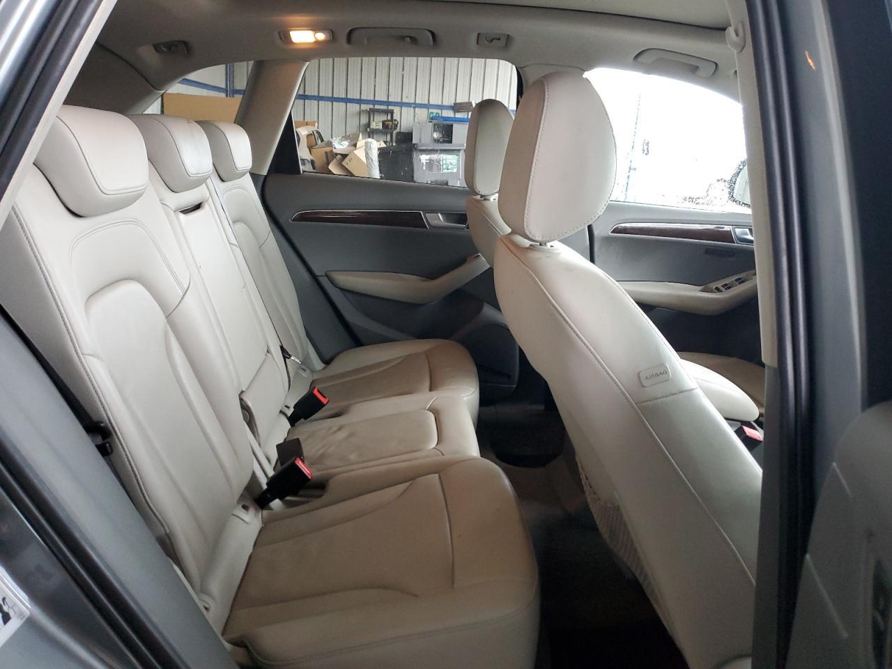 2010 AUDI Q5