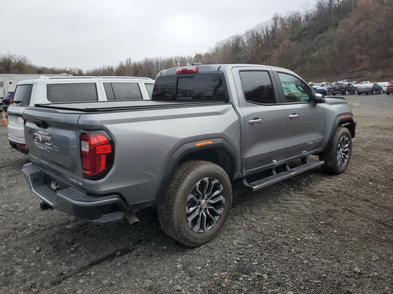 2024 GMC CANYON