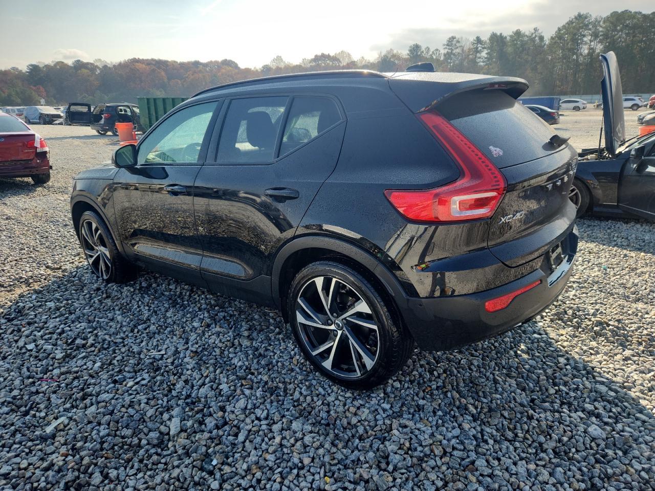 2019 VOLVO XC40