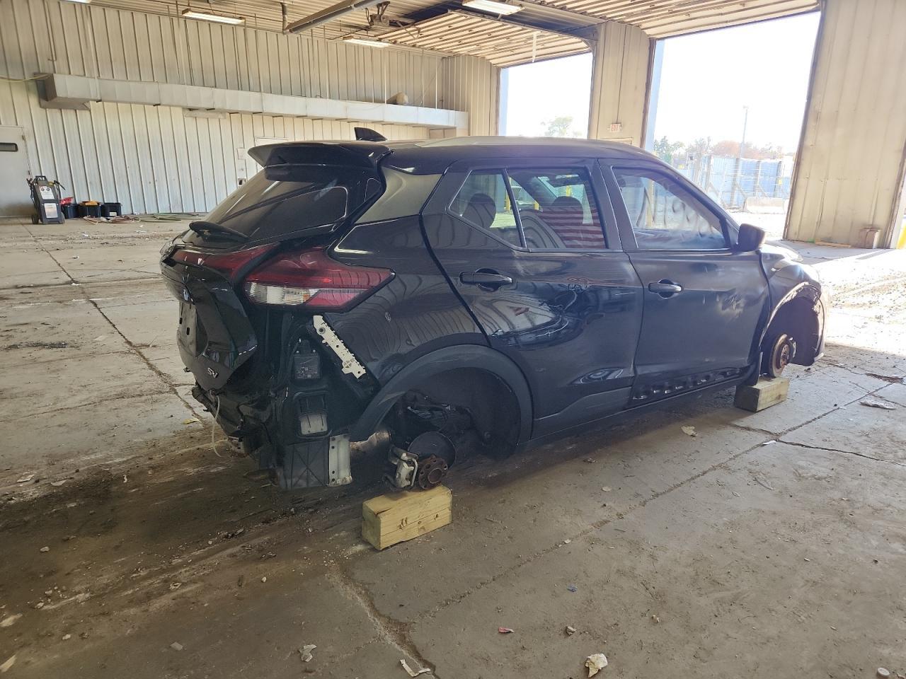 2021 NISSAN KICKS