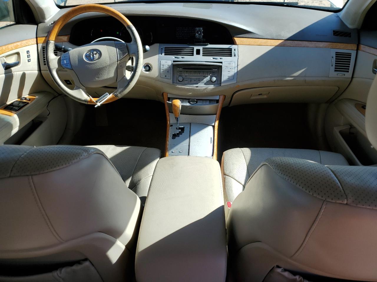 2005 TOYOTA Avalon