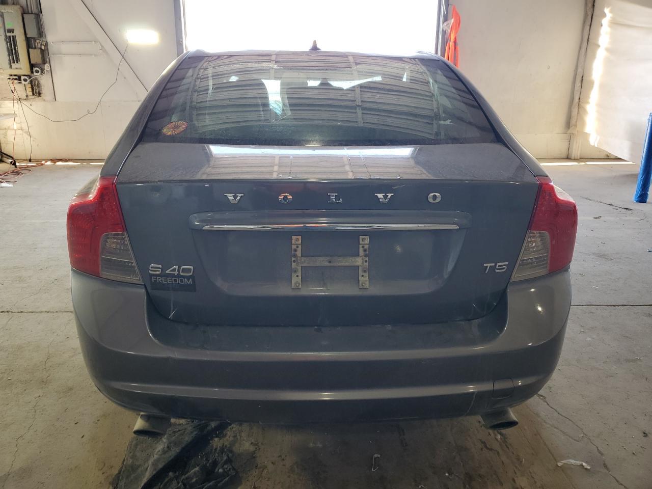 2011 VOLVO S40