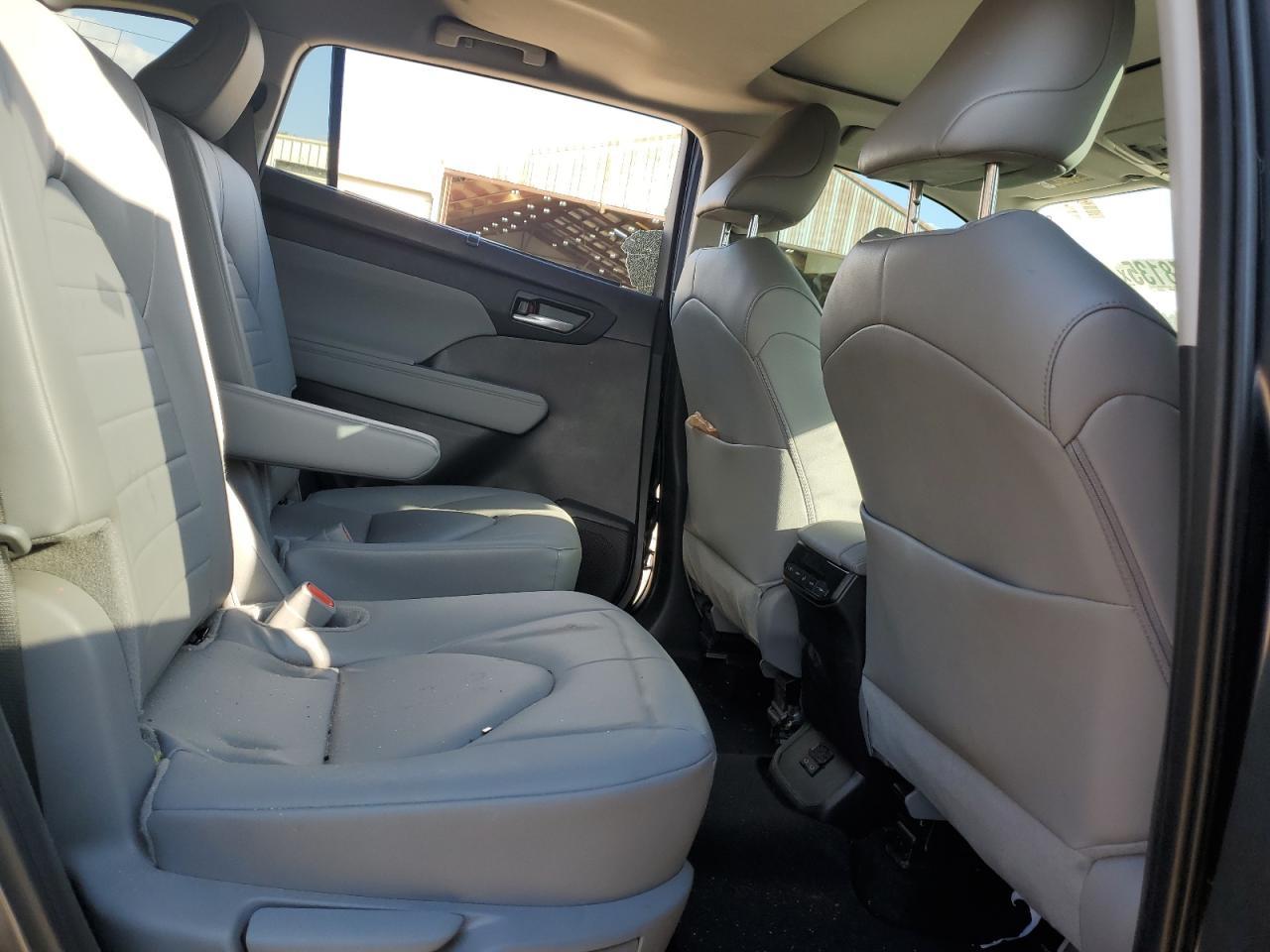 2024 TOYOTA HIGHLANDER