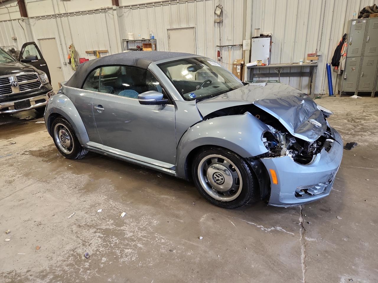 2016 VOLKSWAGEN Beetle