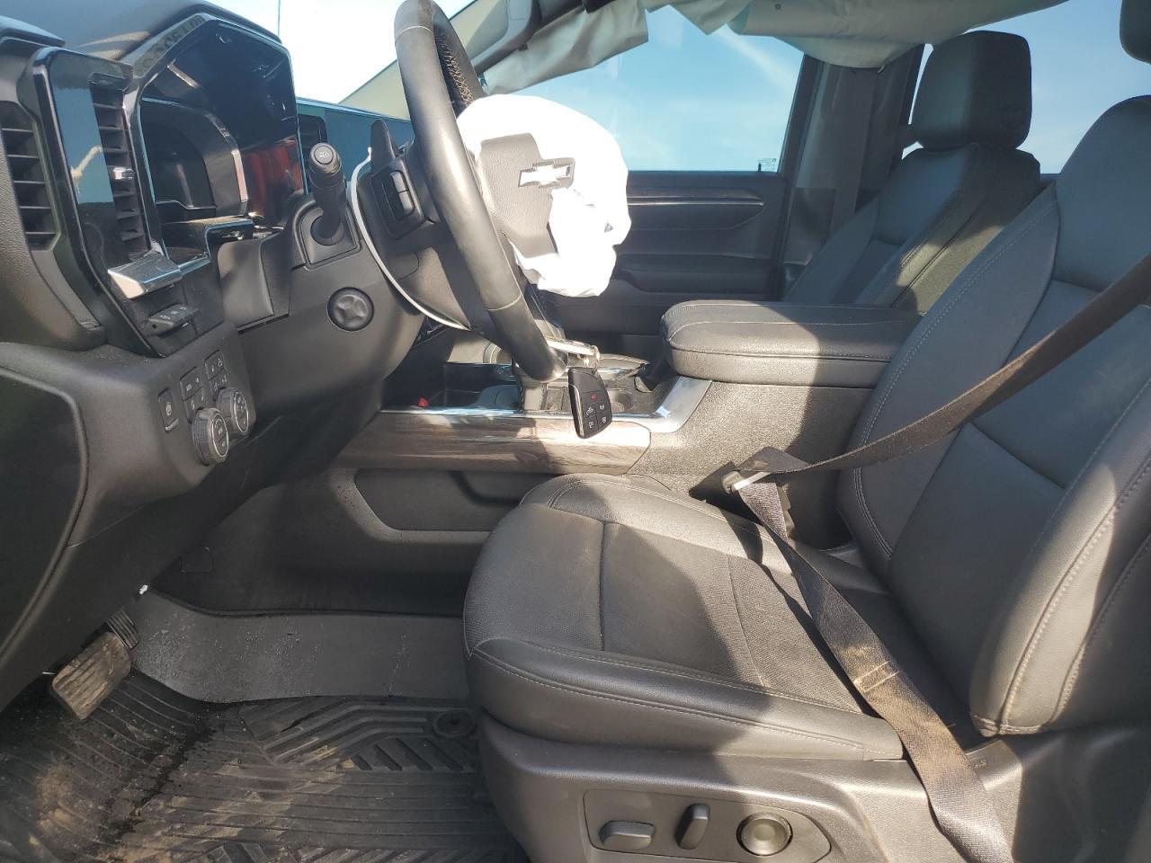2024 CHEVROLET Silverado