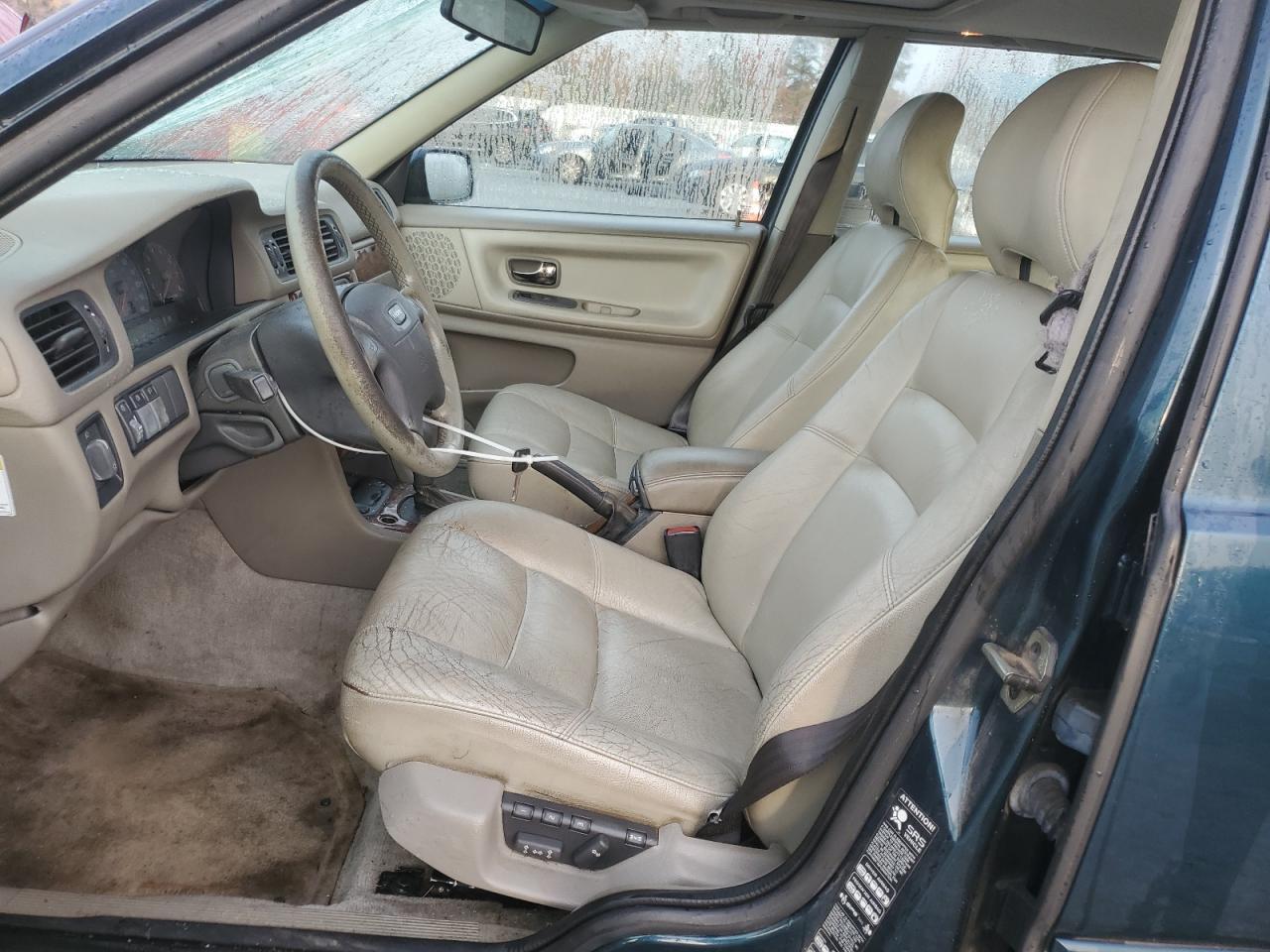 1998 VOLVO S70