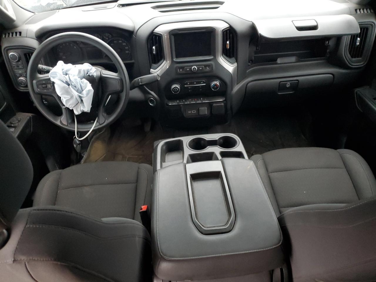 2024 CHEVROLET Silverado