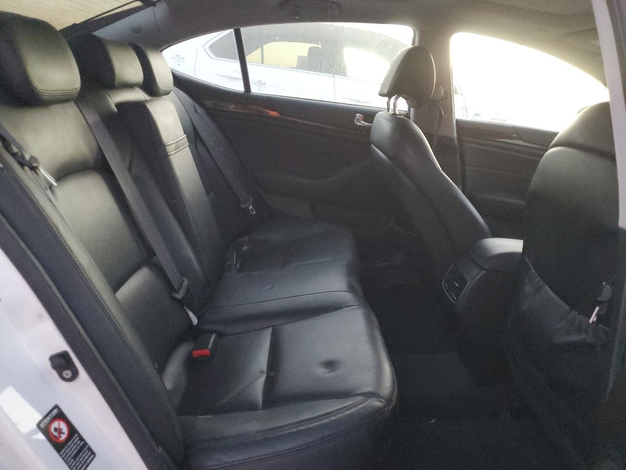 2014 KIA Cadenza