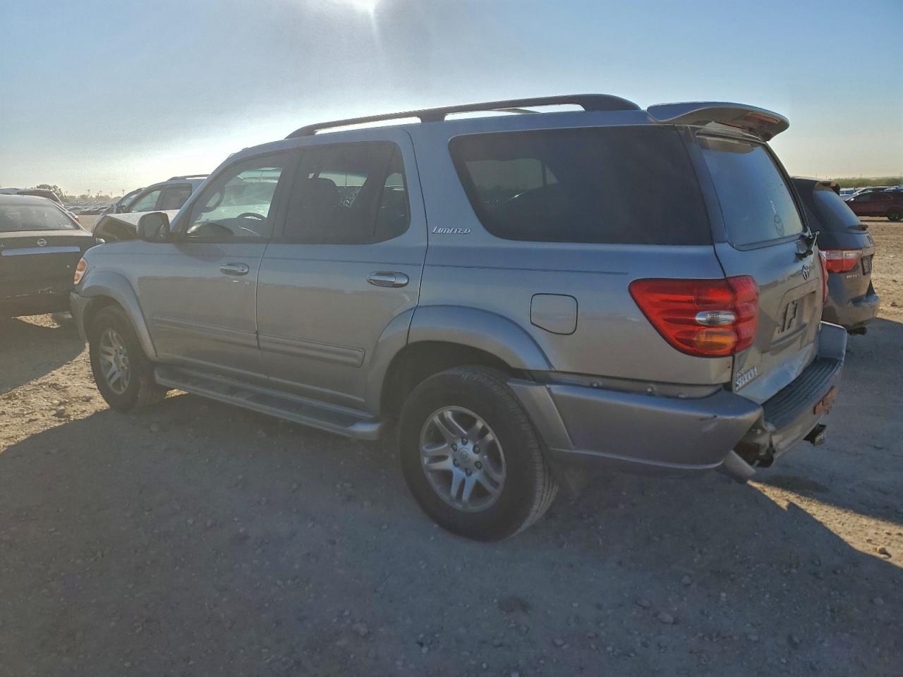 2004 TOYOTA Sequoia