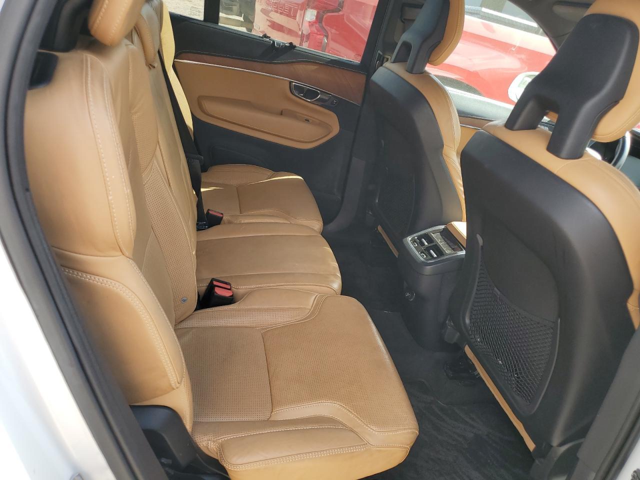 2017 VOLVO XC90
