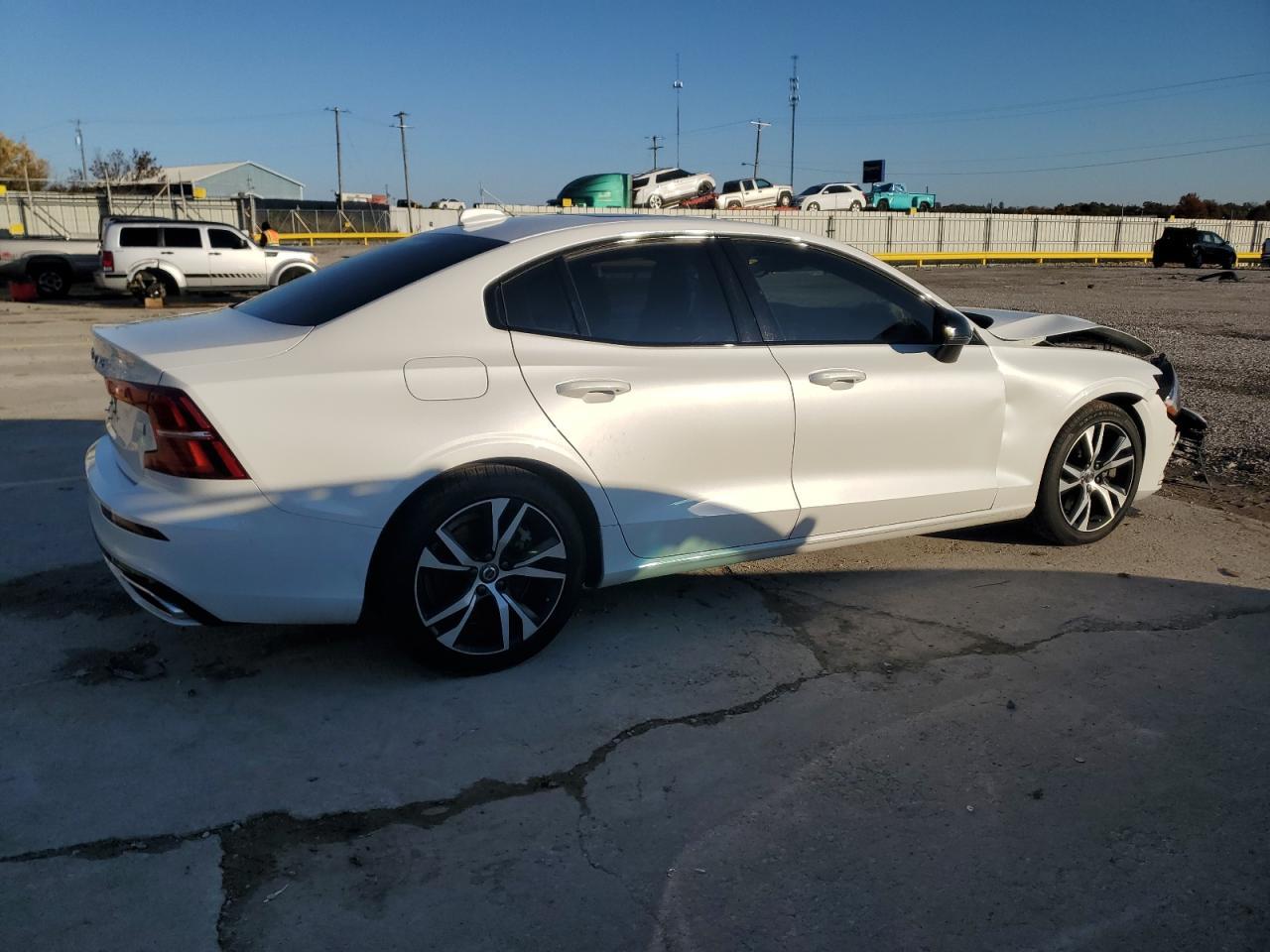 2022 VOLVO S60