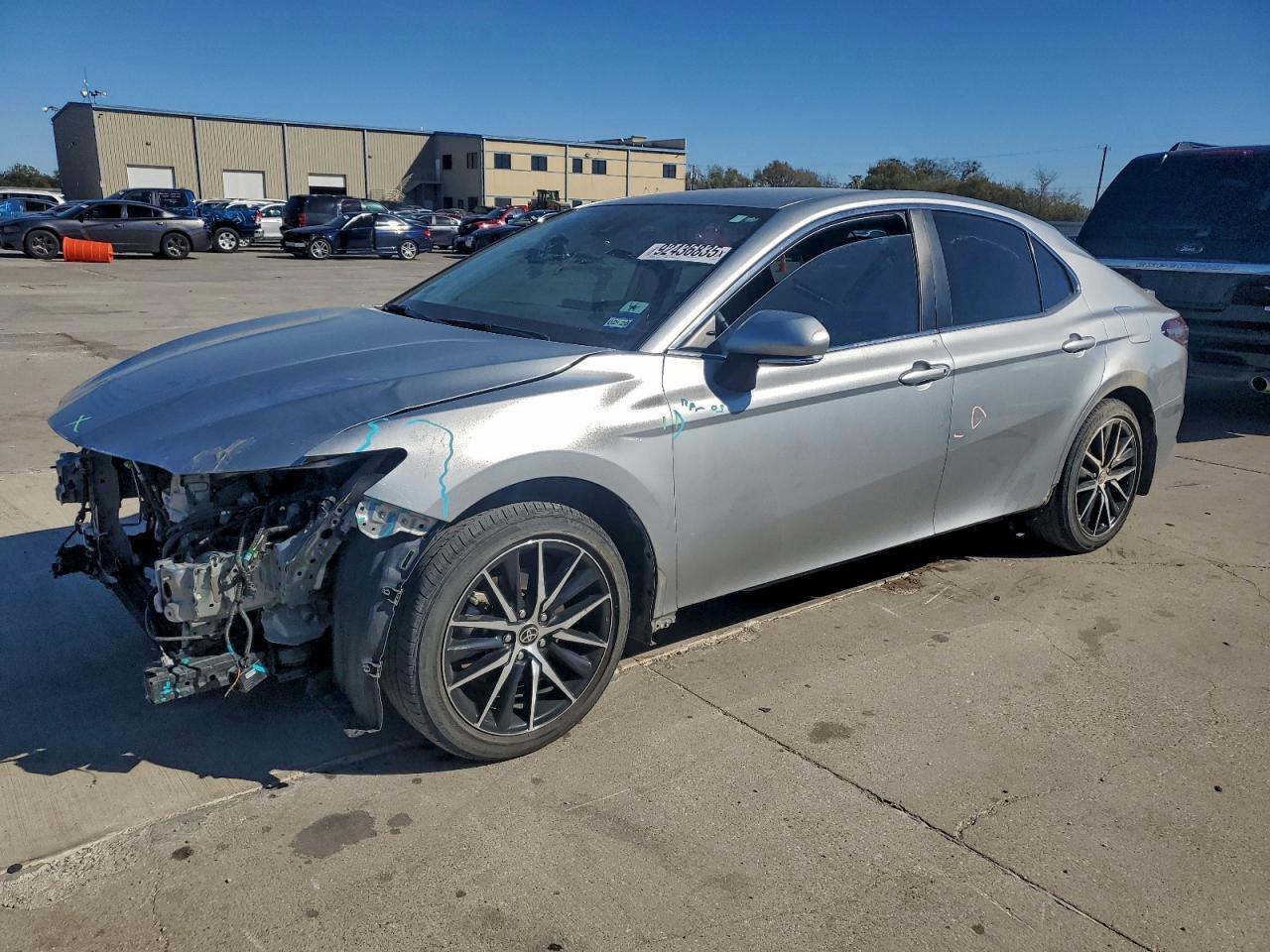 2024 TOYOTA CAMRY