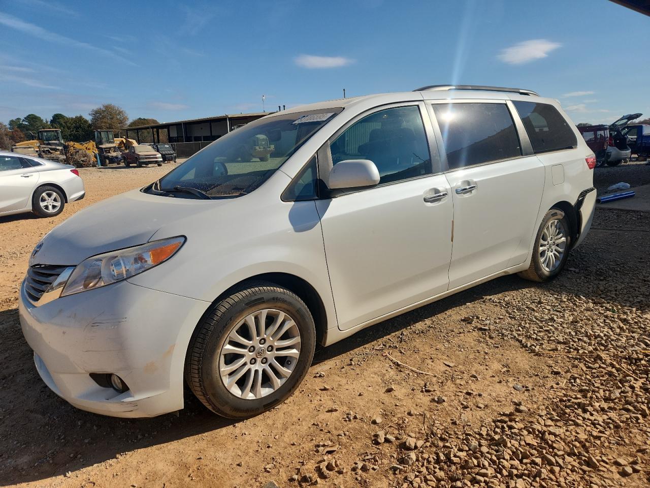 2015 TOYOTA SIENNA