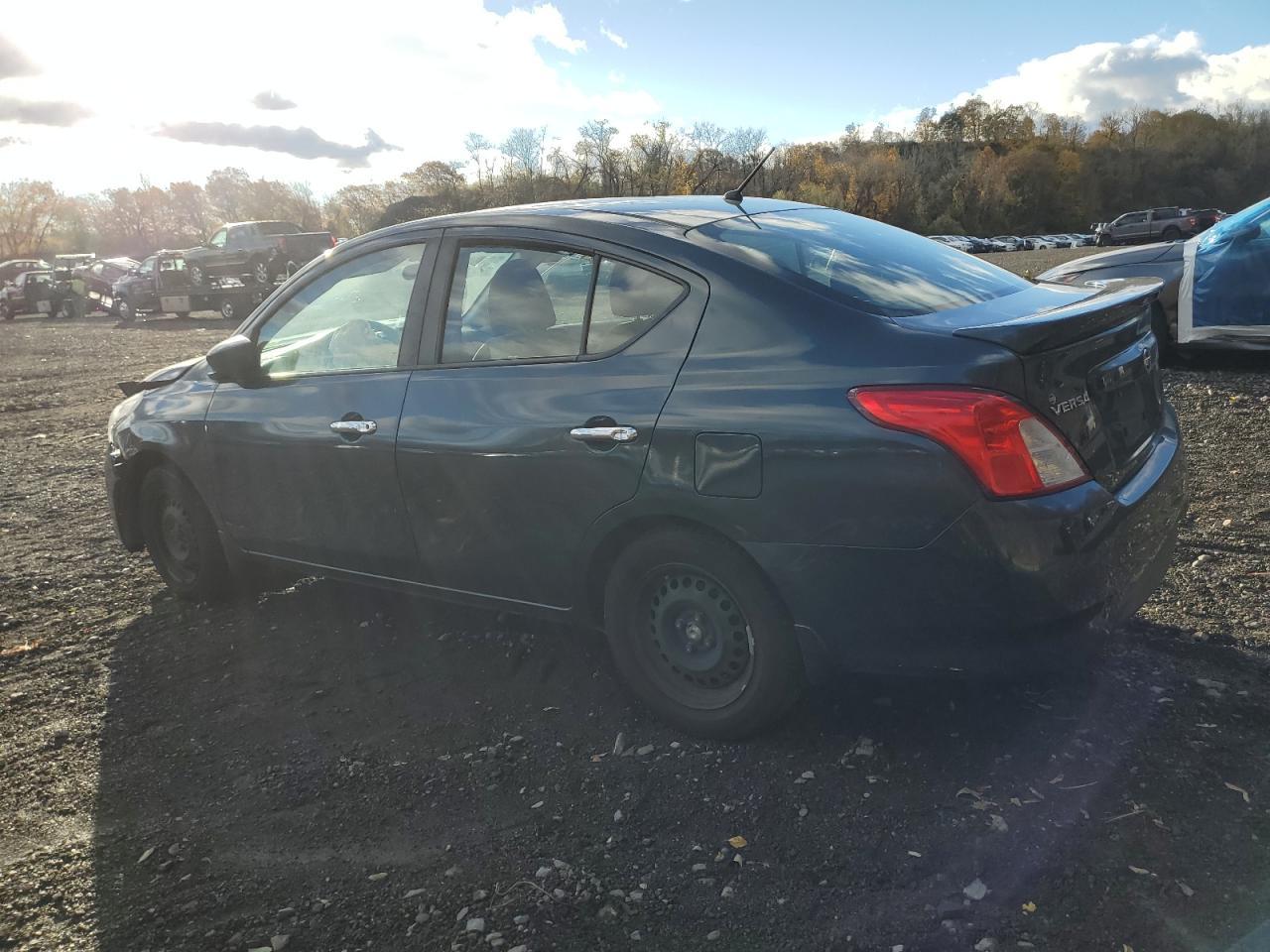 2017 NISSAN VERSA