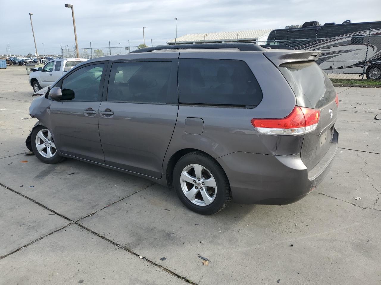 2014 TOYOTA SIENNA