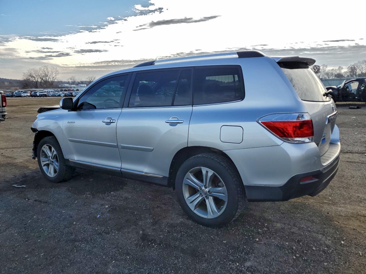 2011 TOYOTA HIGHLANDER